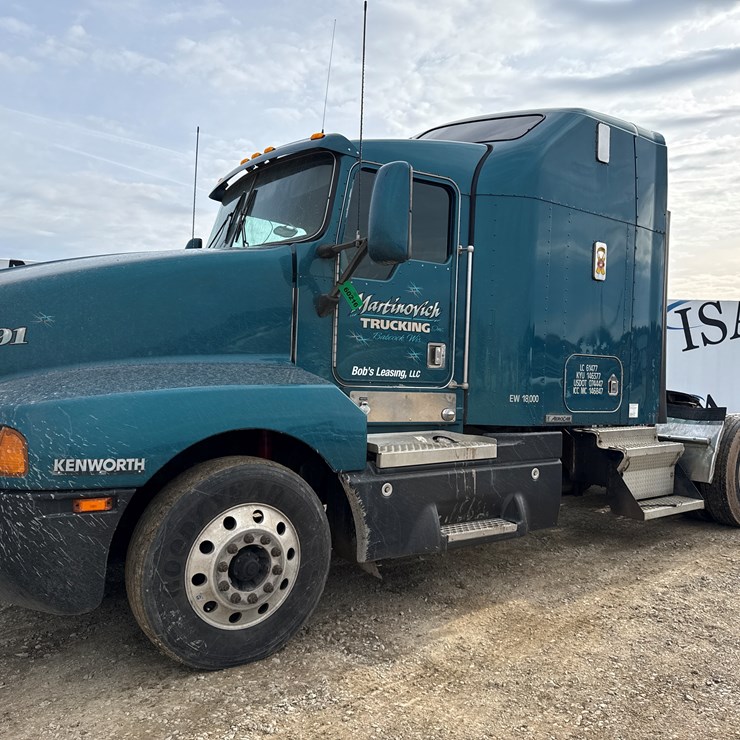 2002 KENWORTH T600