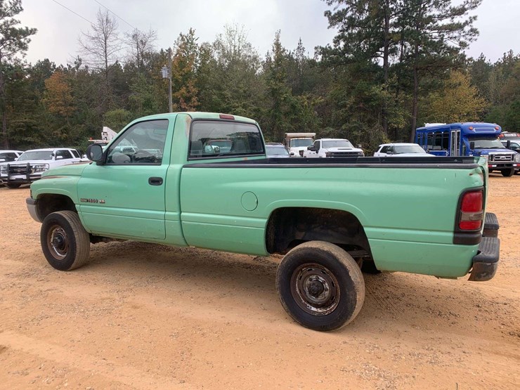 1996-dodge-ram-2500-image-2