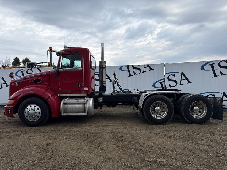 2008-peterbilt-386-image-2