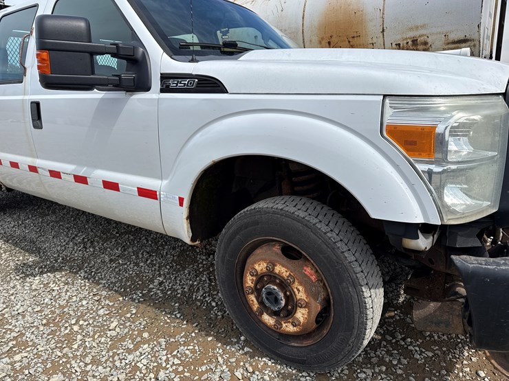 2011-ford-f350-image-18