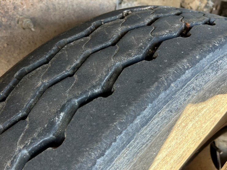 peterbilt-365-image-122