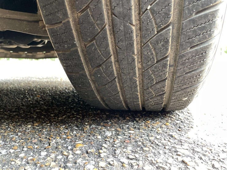 2012-chevrolet-tahoe-image-23