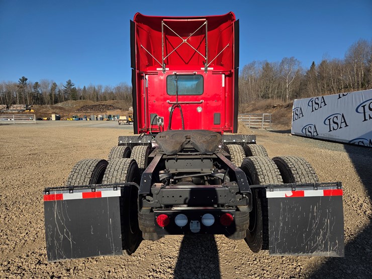 2015-kenworth-t680-image-4