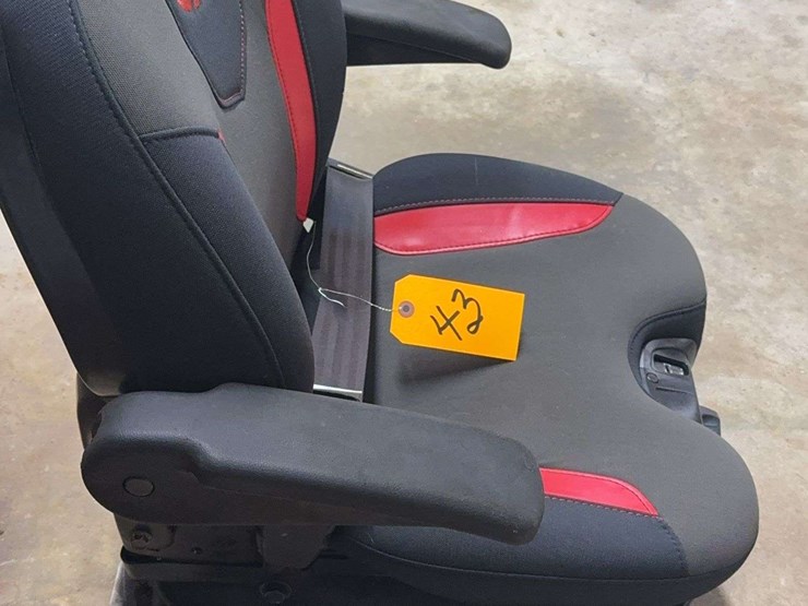 mahindra-tractor-seat-image-4