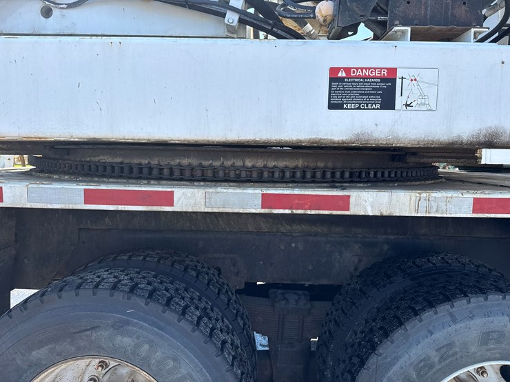 2002-freightliner-fl80-image-44