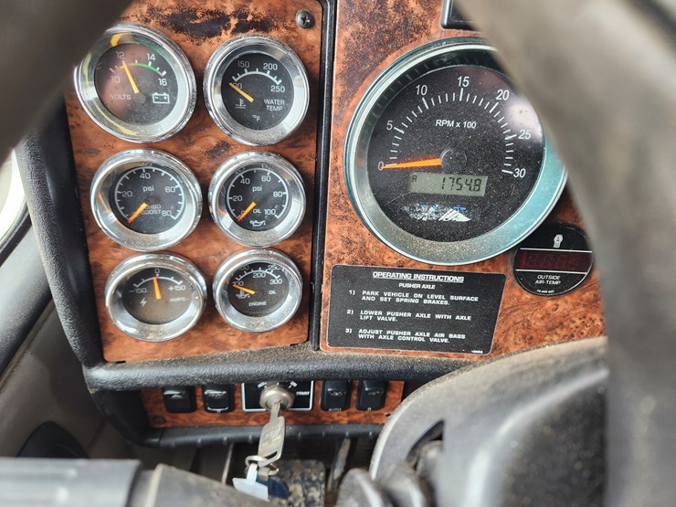 2006-kenworth-t800-image-47