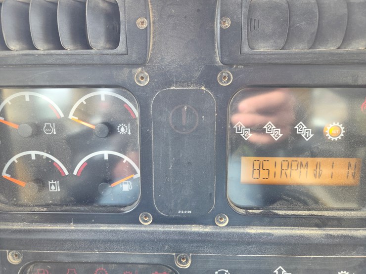 caterpillar-d6n-xl-image-44