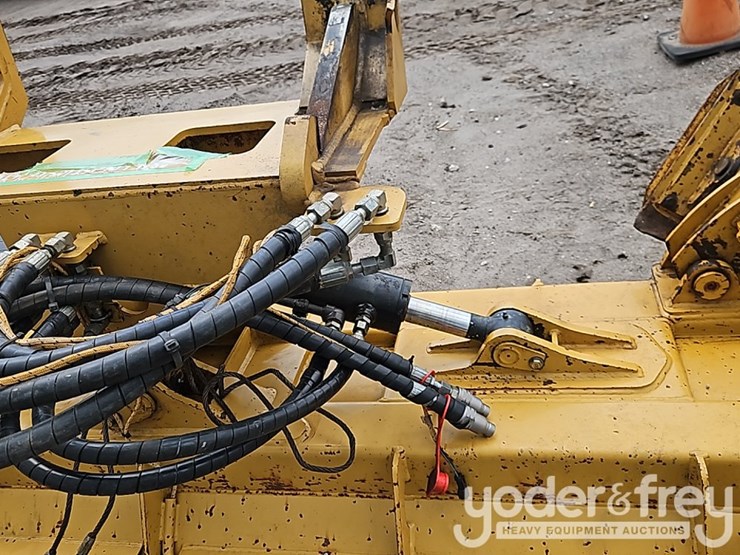 caterpillar-307-image-6