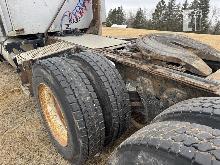 1998-kenworth-t600-image-13