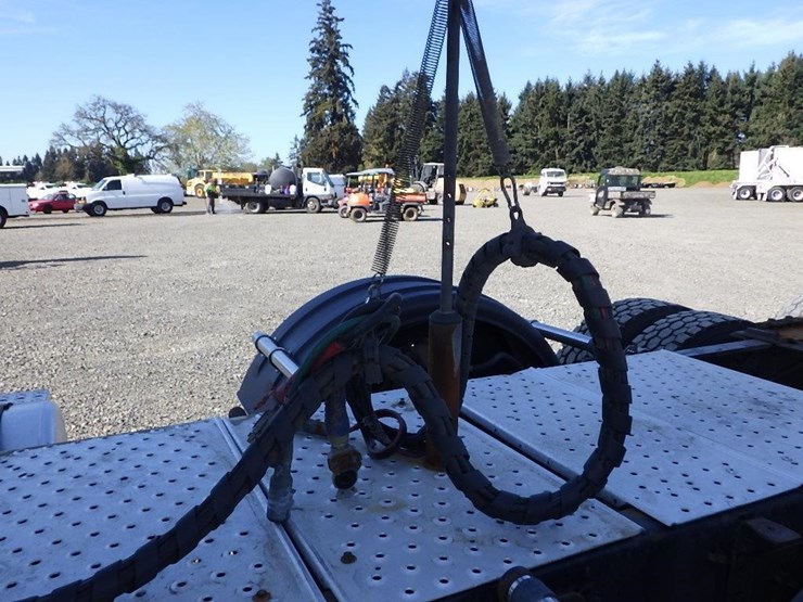 2018-freightliner-cascadia-125-image-23