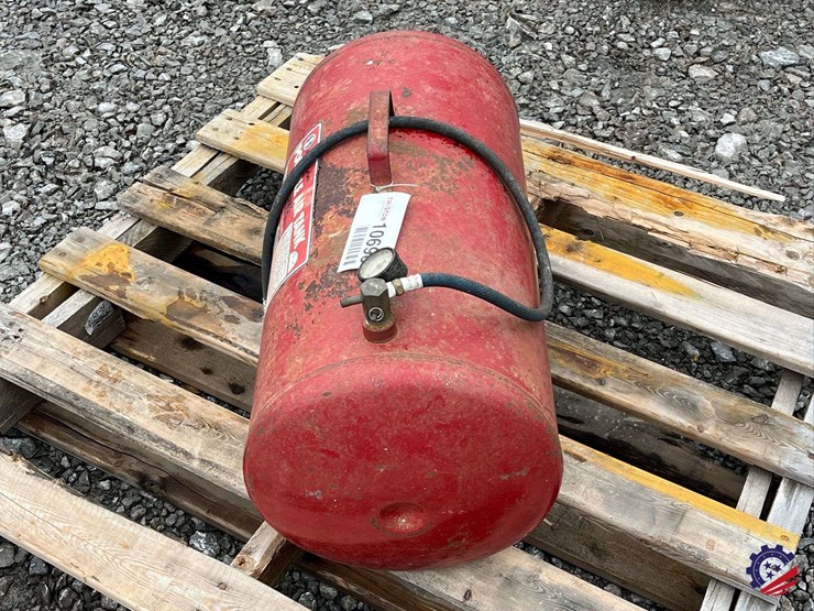 midwest-air-works-12-gal.-portable-air-tank-image-2