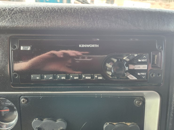 2016-kenworth-t400-image-67