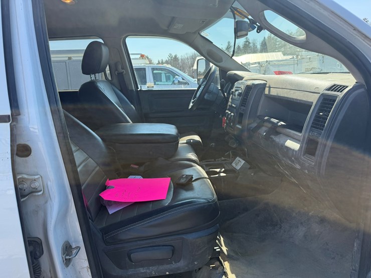 #2047-•-2012-ram-5500-heavy-duty-4x4-service-truck-image-41