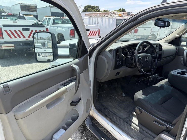 2012-gmc-sierra-2500-image-12