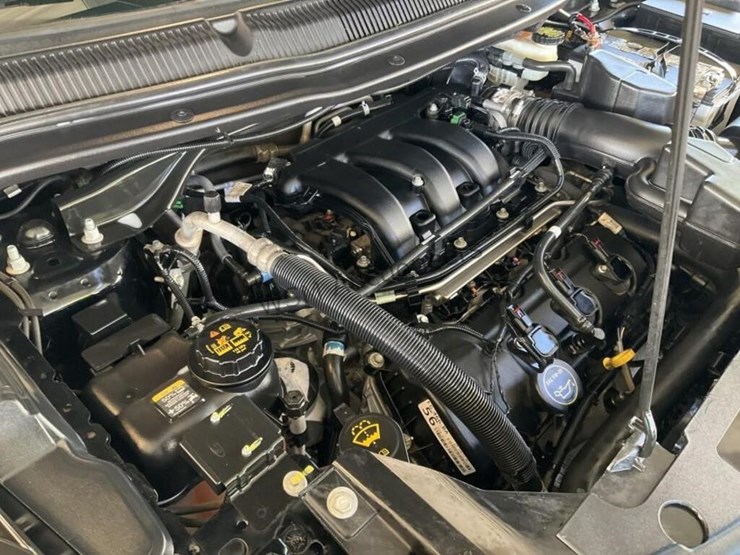 2016-ford-explorer-image-11