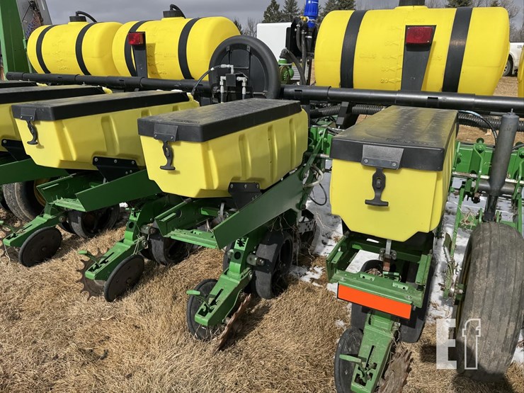 john-deere-1750-image-35