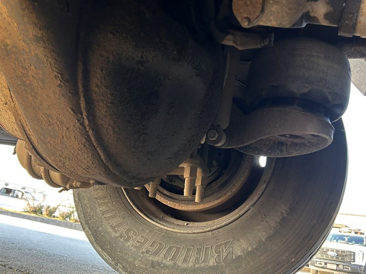 peterbilt-365-image-68