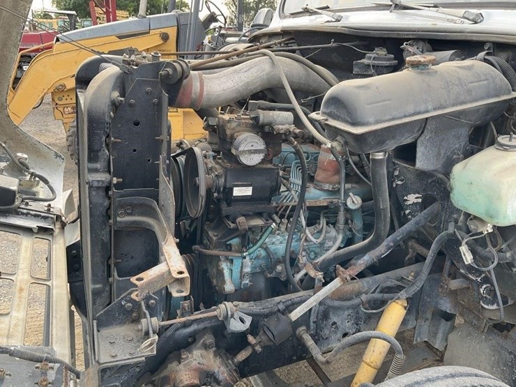 1987-international-s1700-image-18