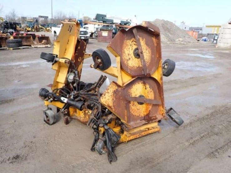 trackless-m14-pto-batwing-mower-235-image-1