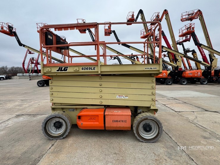 2006-jlg-4069le-image-2