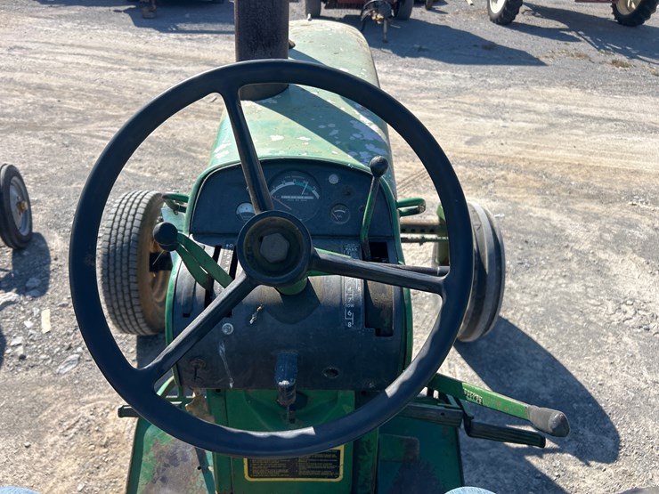 john-deere-3020-image-11