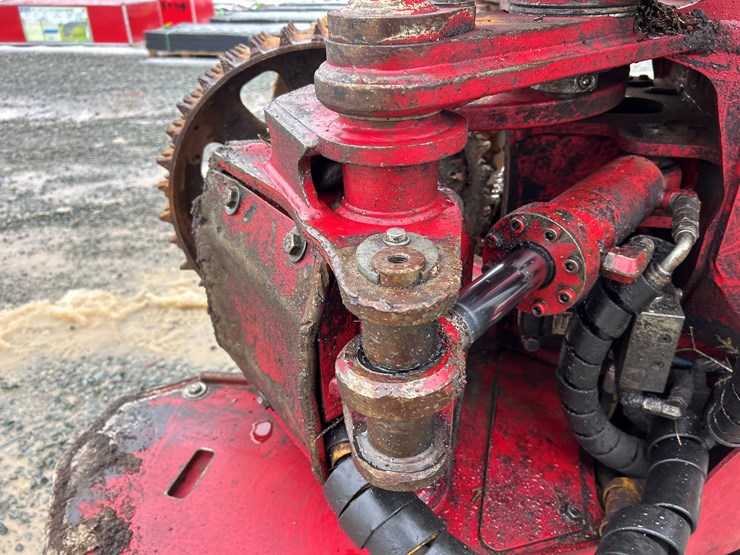 massey-ferguson-8-image-27