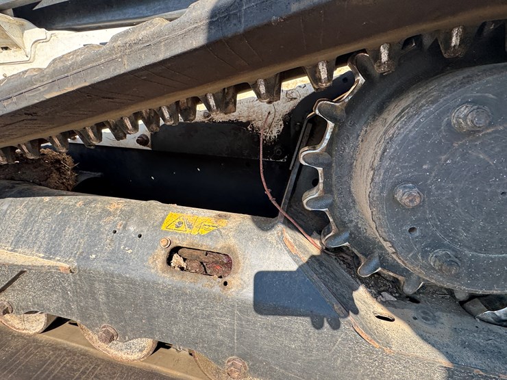 bobcat-t550-image-60