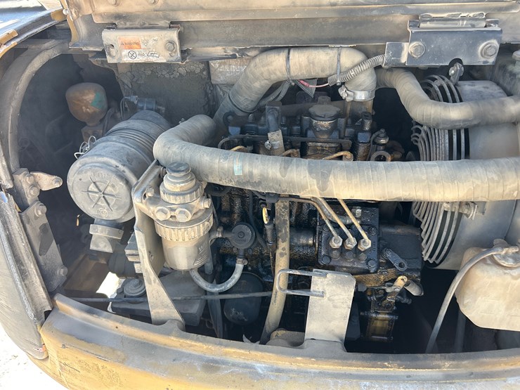 caterpillar-302.5-image-15