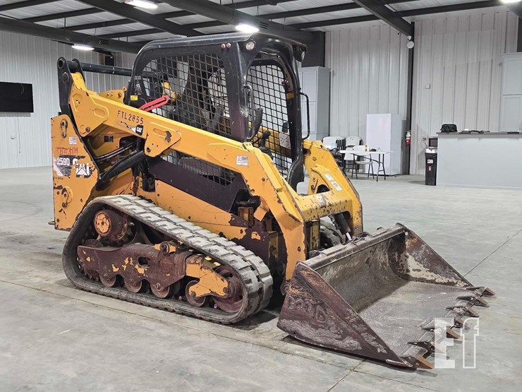 2015-caterpillar-259d-image-2