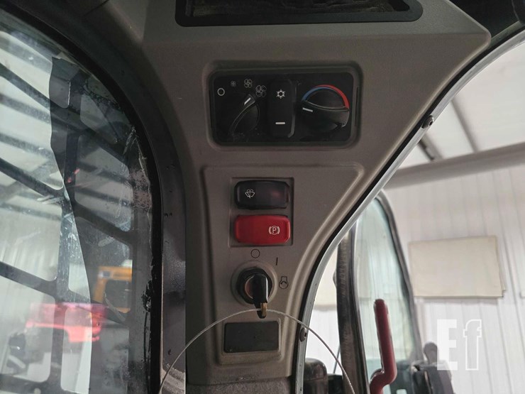 2023-caterpillar-259d3-image-17