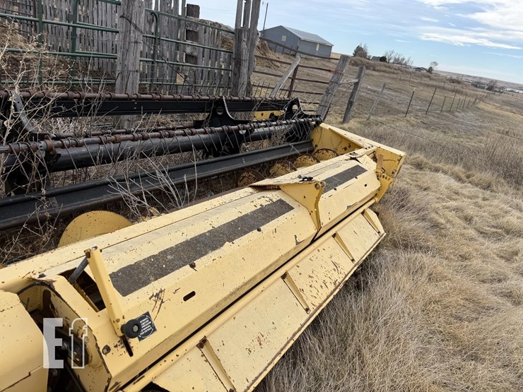 new-holland-2300-image-2