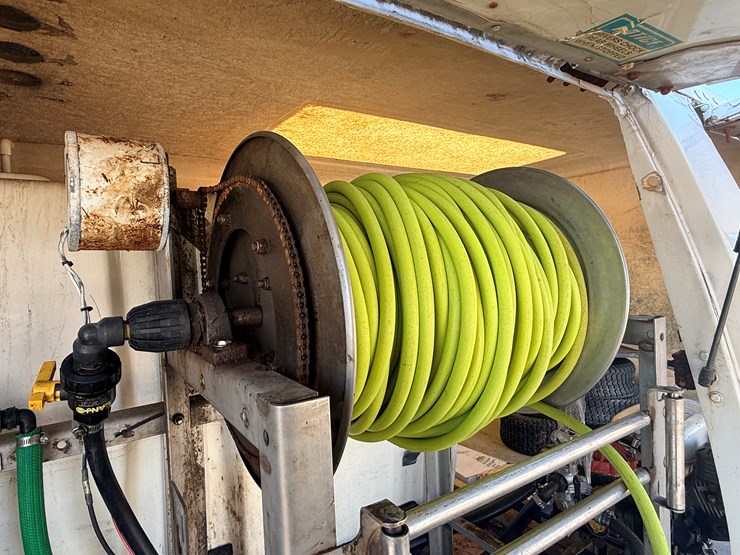 2001-isuzu-npr-image-27