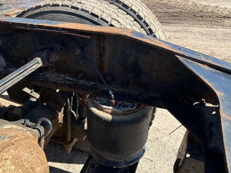 #1114-•-2005-western-star-tri-axle-heavy-haul-truck-tractor-image-13