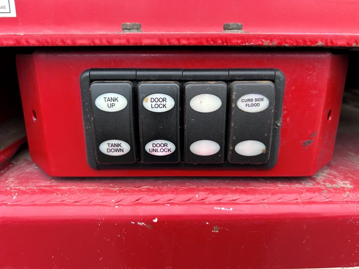 #1690-•-2013-international-7500-6x4-hydro-excavation-truck-image-45