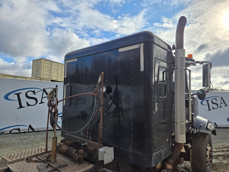 2014-massey-ferguson-8-image-17