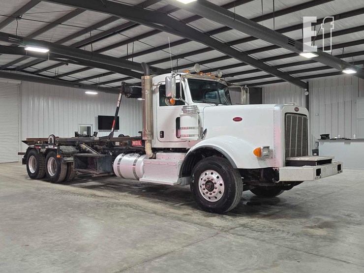 2017-peterbilt-367-image-2