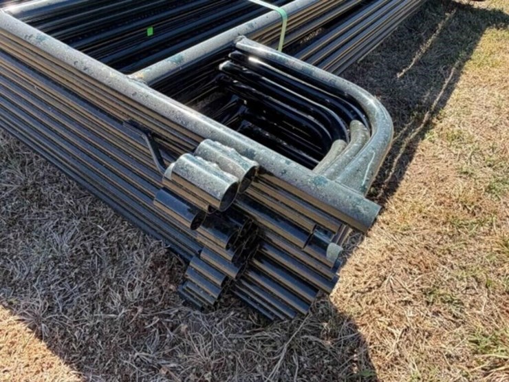 13--5’x9’-metal-livestock-panels-image-2