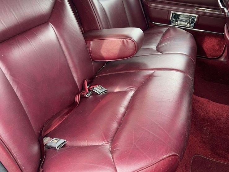 1989-lincoln-town-car-image-66