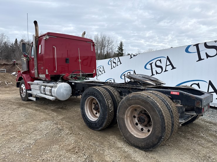 2012-massey-ferguson-8-image-3
