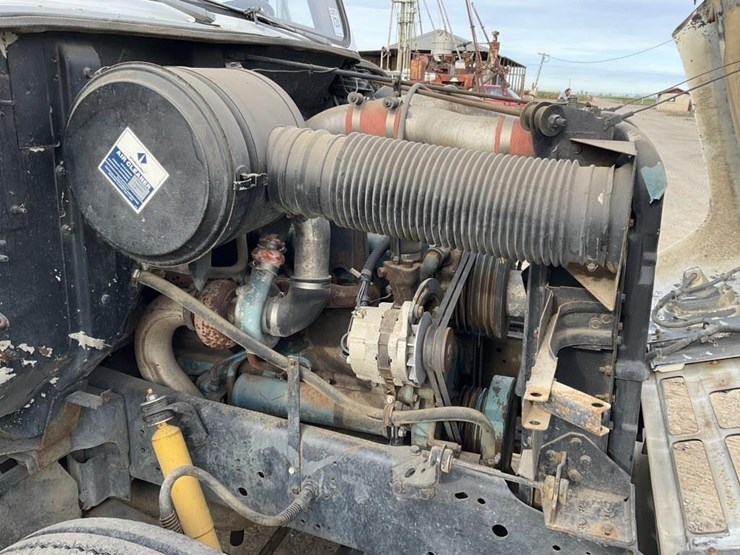 1987-international-s1700-image-19