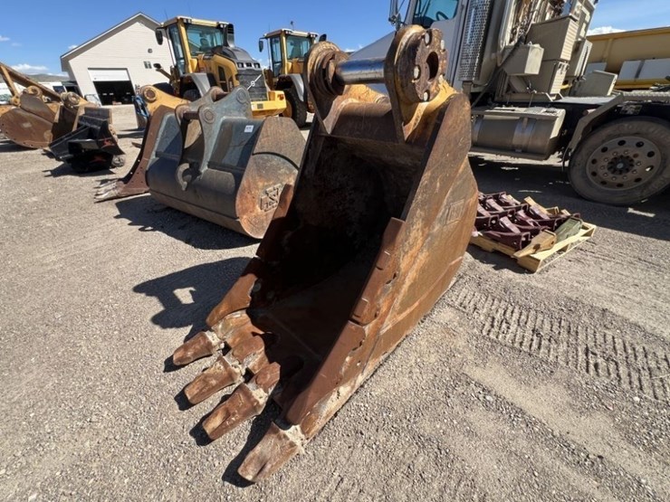 caterpillar-36-image-2