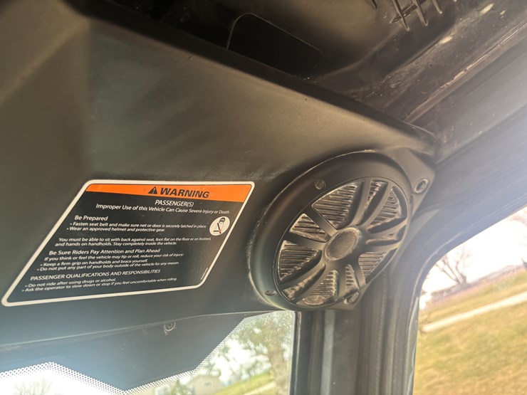 #2311-•-2023-can-am-hd-9-defender-xt-4x4-utv-image-51