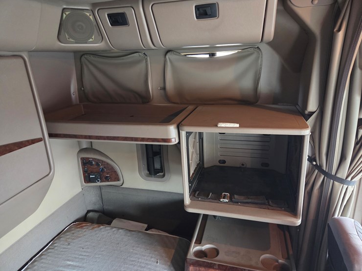 2005-caterpillar-c13-image-59