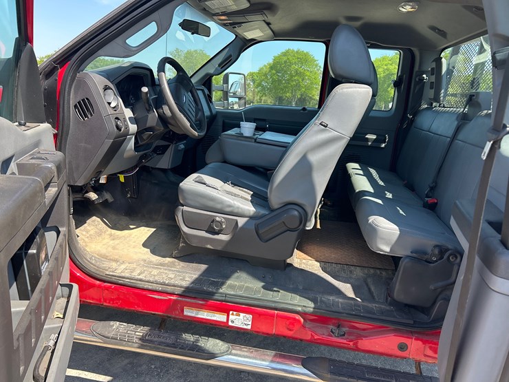 2013-ford-f550-image-11