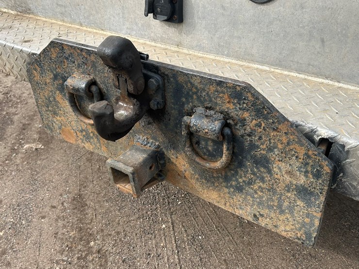 2004-chevrolet-3500-image-31