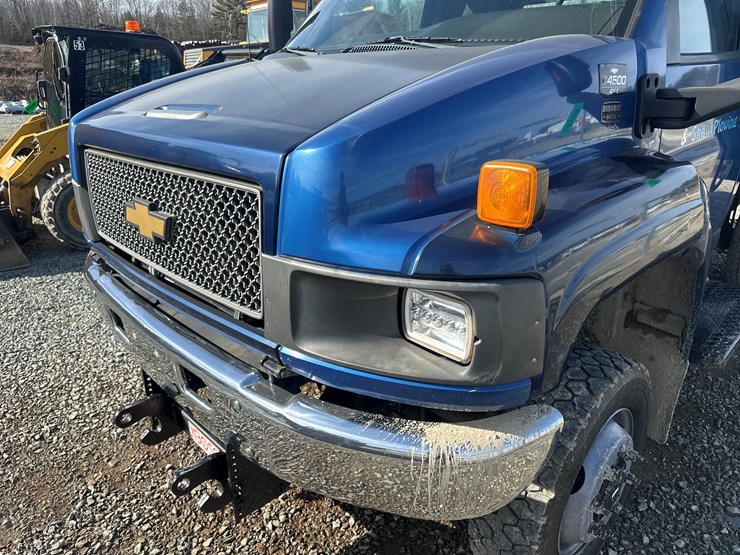 2005-massey-ferguson-8-image-9