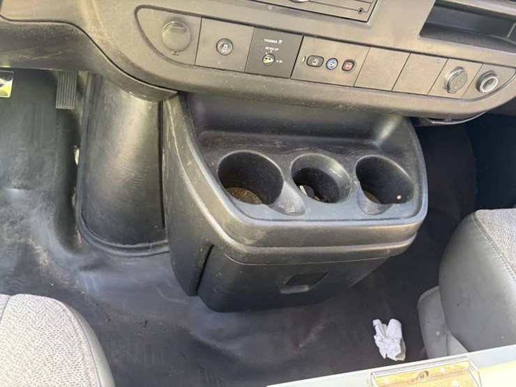 2014-utility-van-image-18