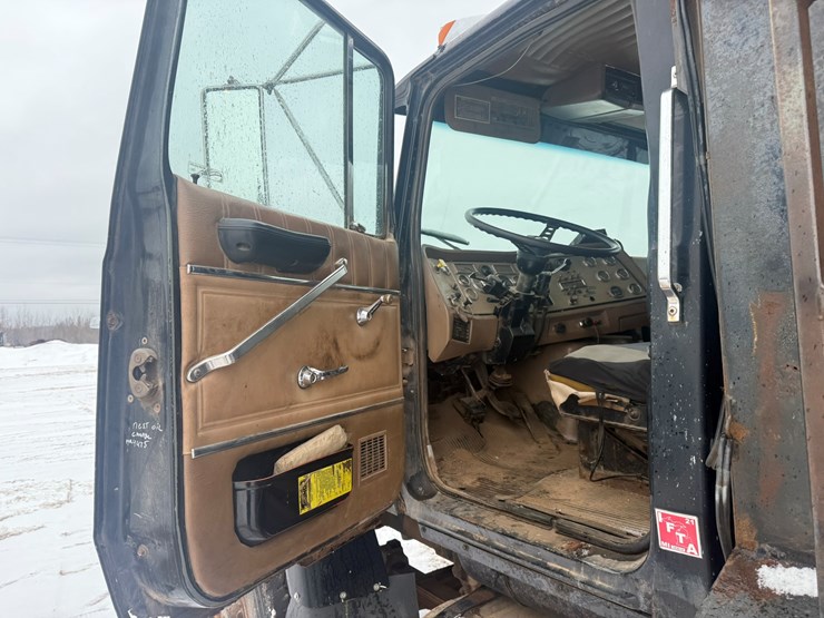 #1113-•-1990-ford-quad-axle-dump-truck-image-40