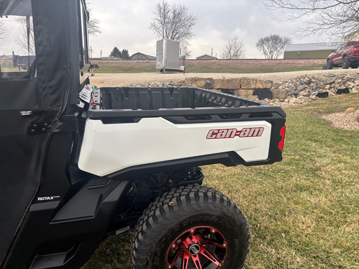 #2311-•-2023-can-am-hd-9-defender-xt-4x4-utv-image-10