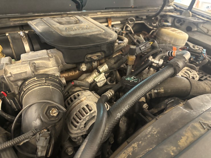 2013-chevrolet-3500-image-24